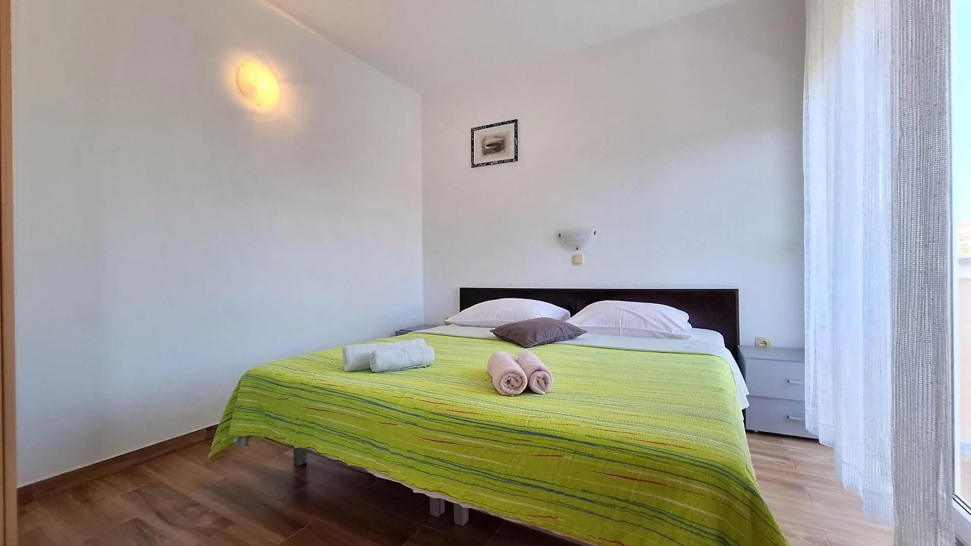 Apartments Dijana Lopar