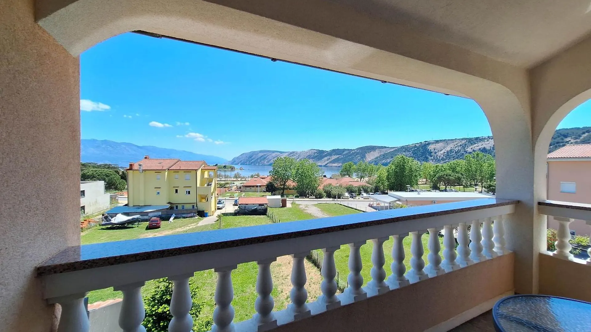 Apartments Dijana Lopar