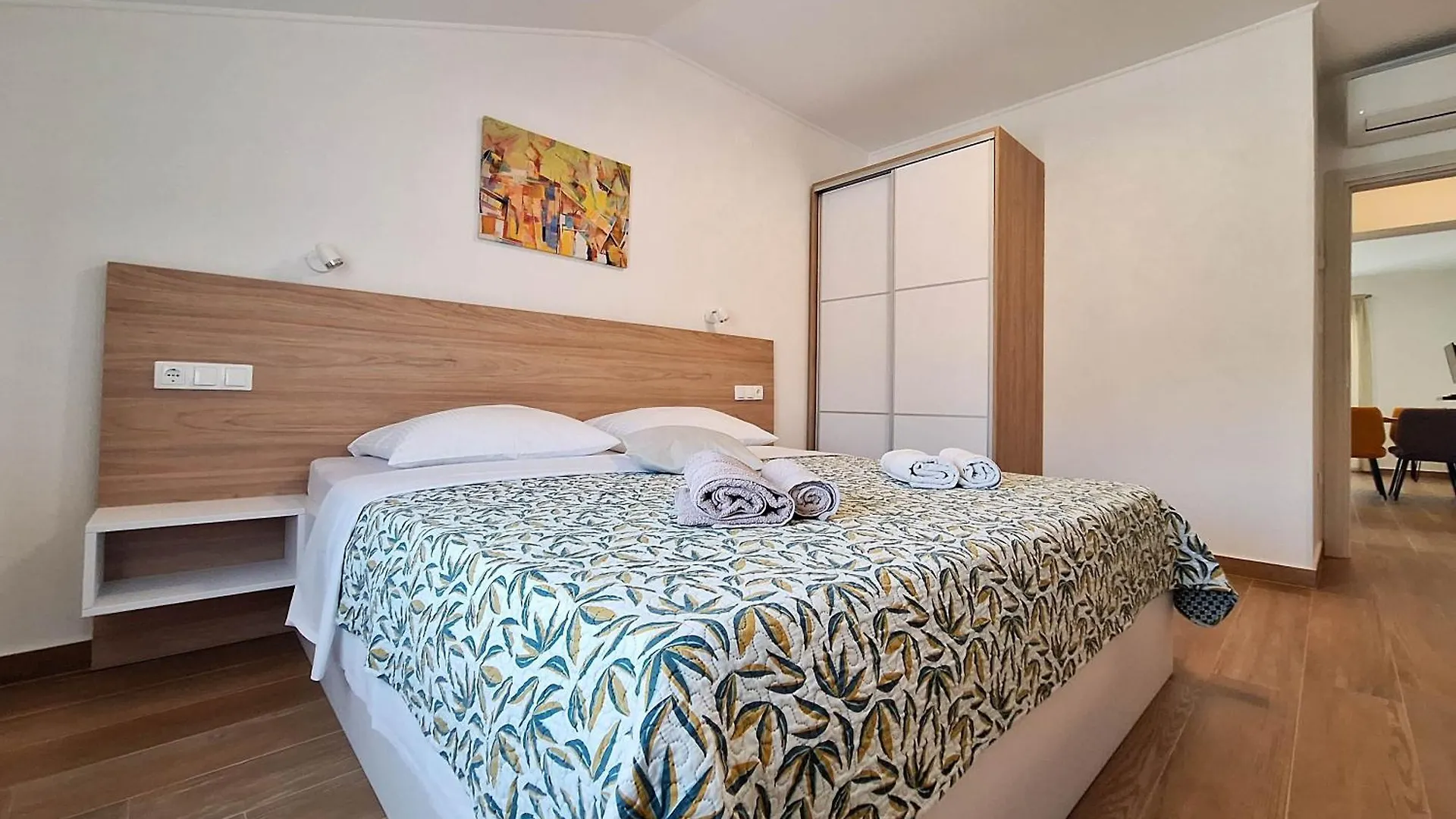Apartments Dijana Lopar