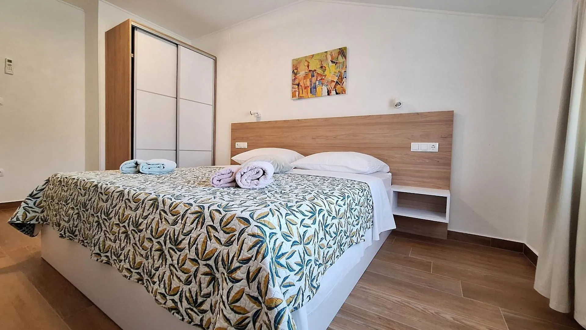 Apartments Dijana Lopar