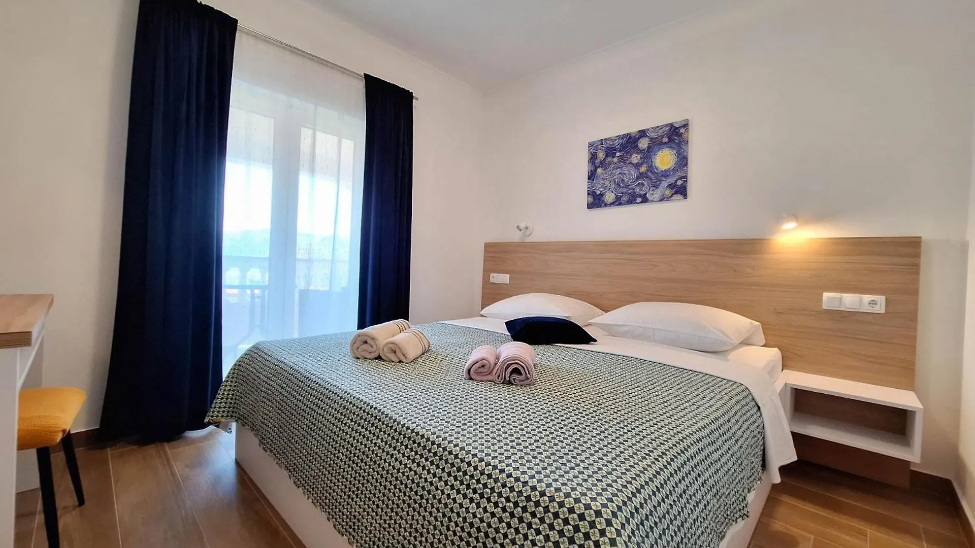 Apartments Dijana Lopar 0*,