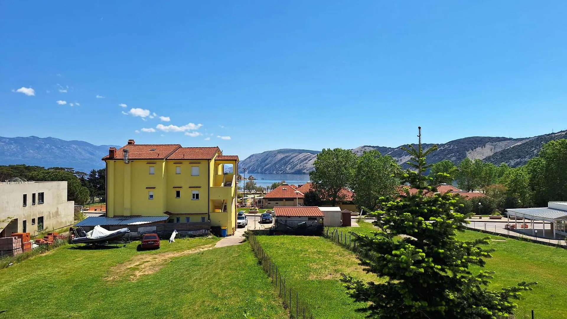 Apartments Dijana Lopar