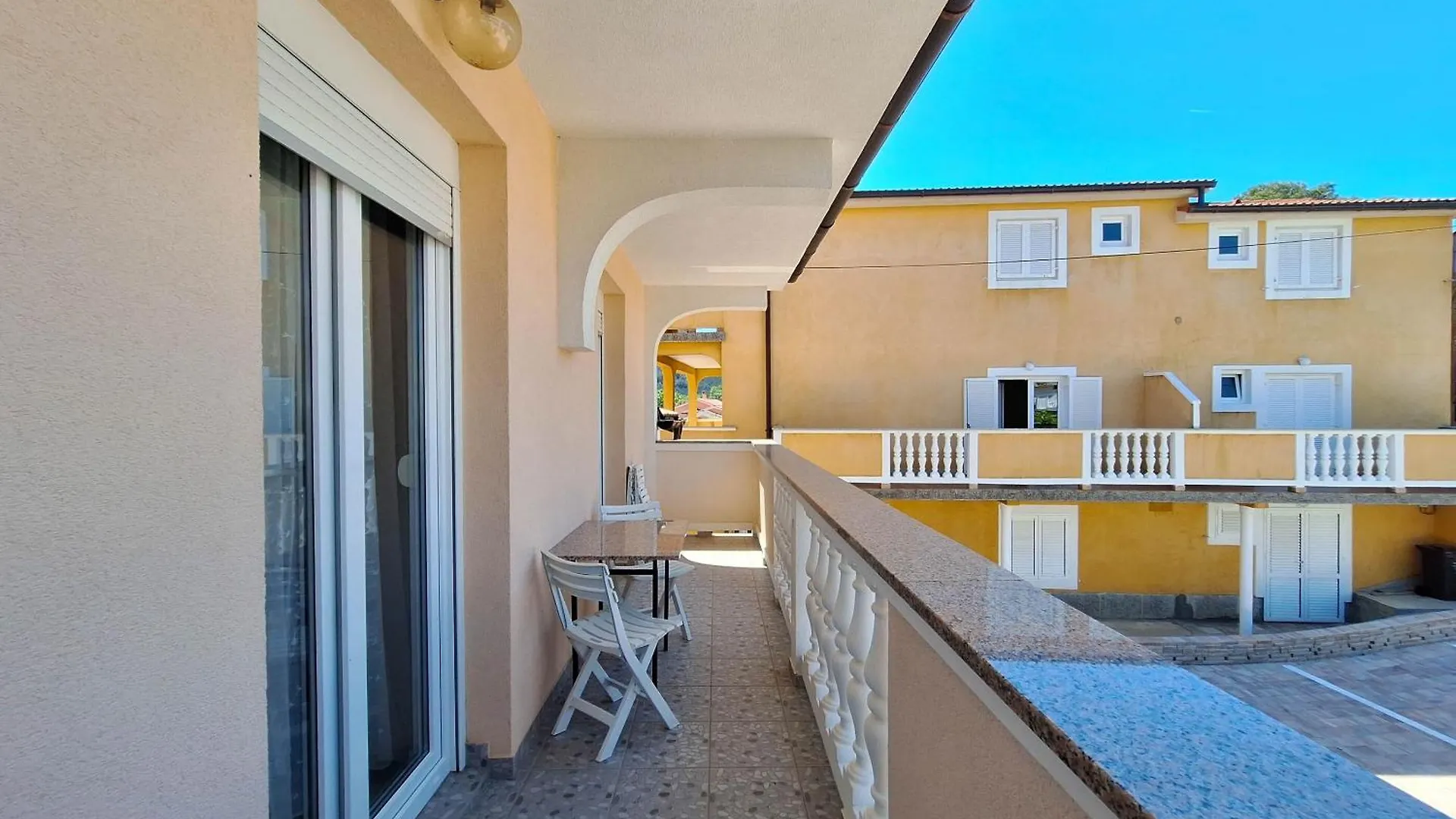 Apartments Dijana Lopar