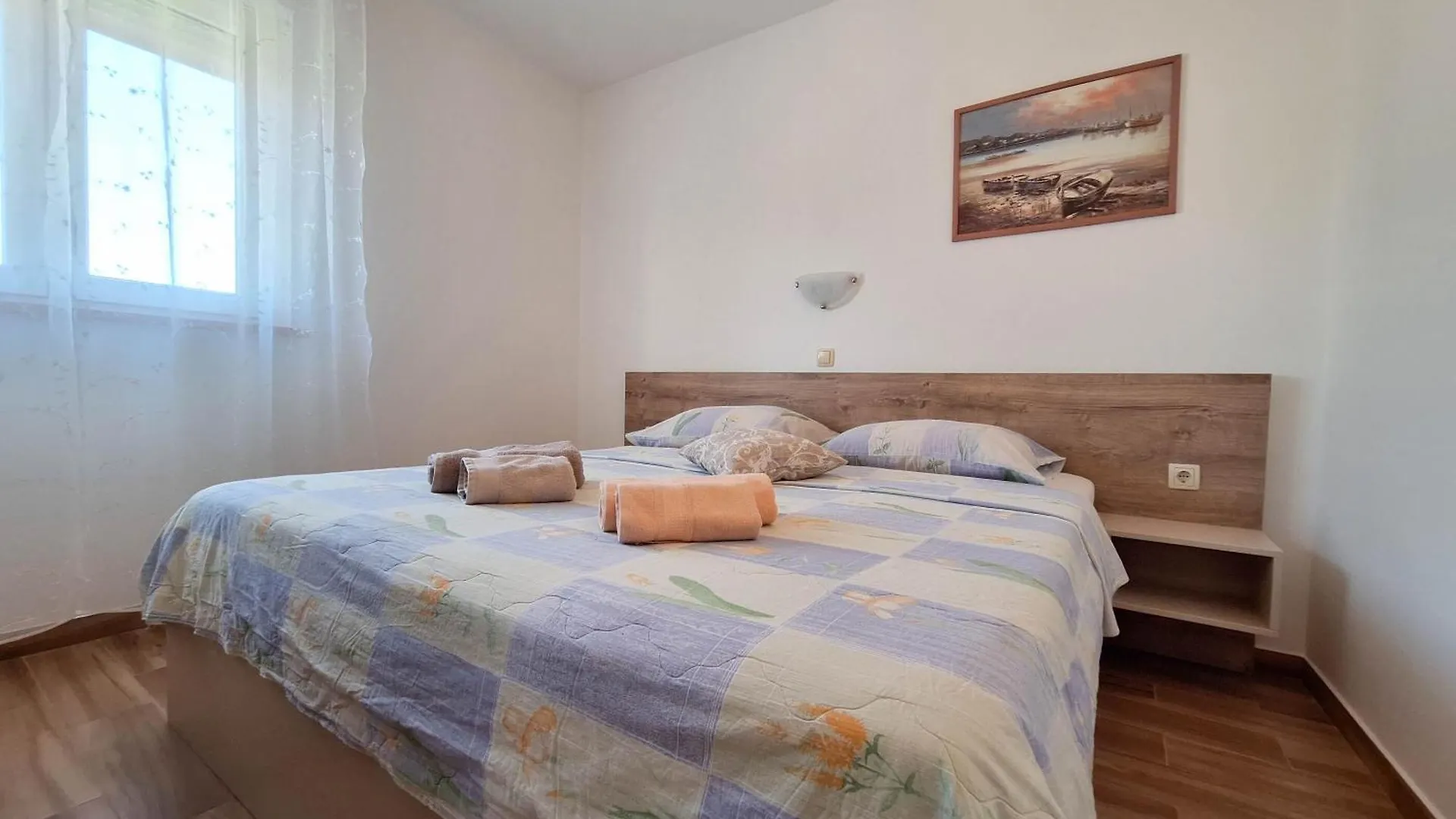 Apartments Dijana Lopar