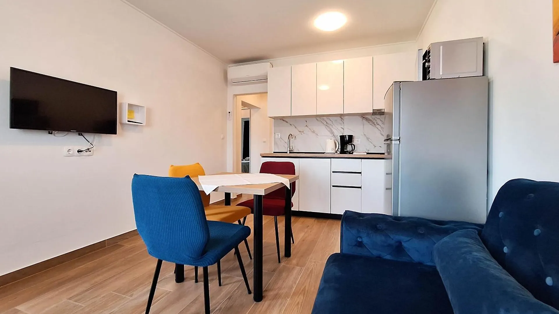 Apartments Dijana Lopar
