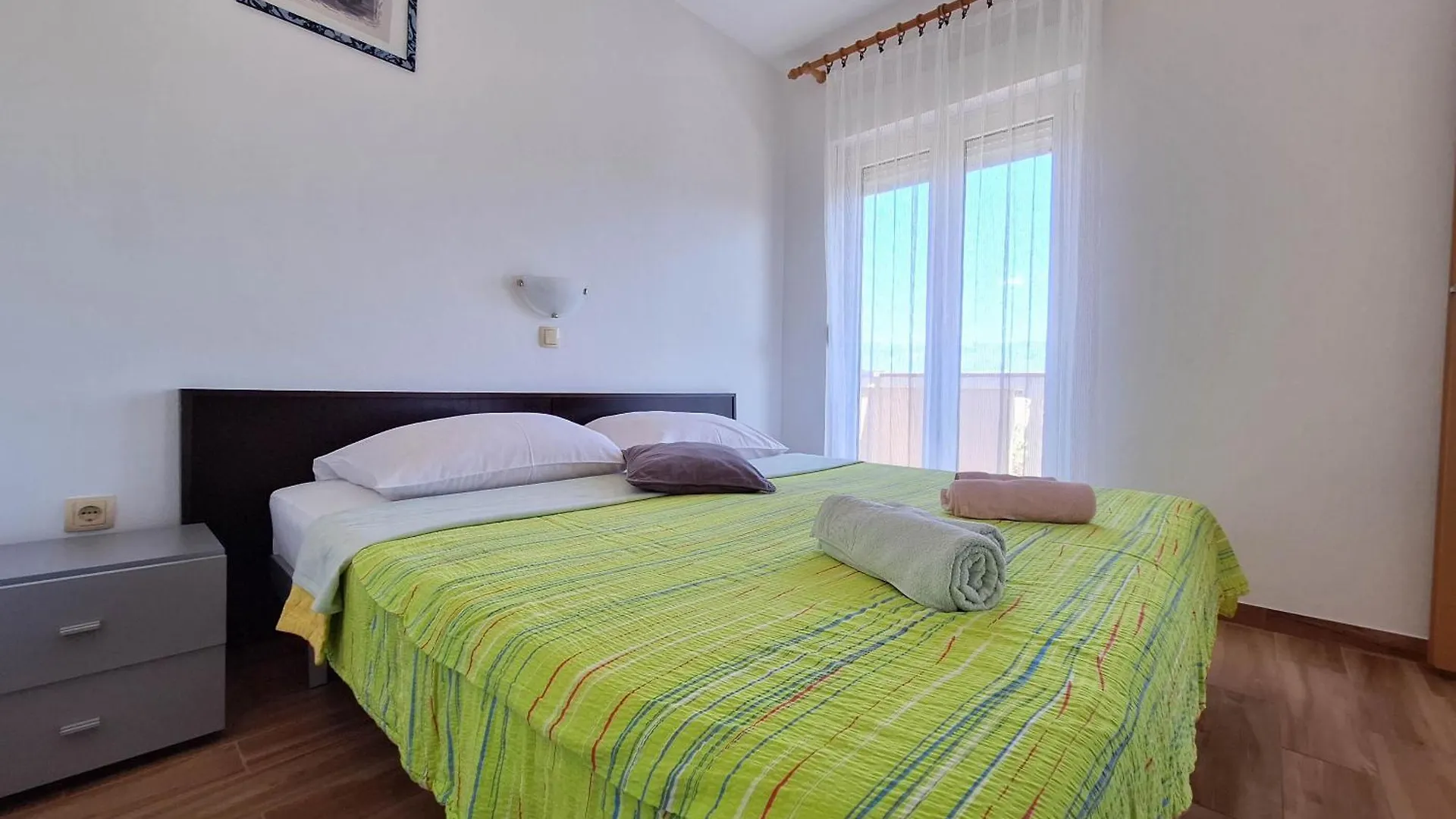Apartments Dijana Lopar