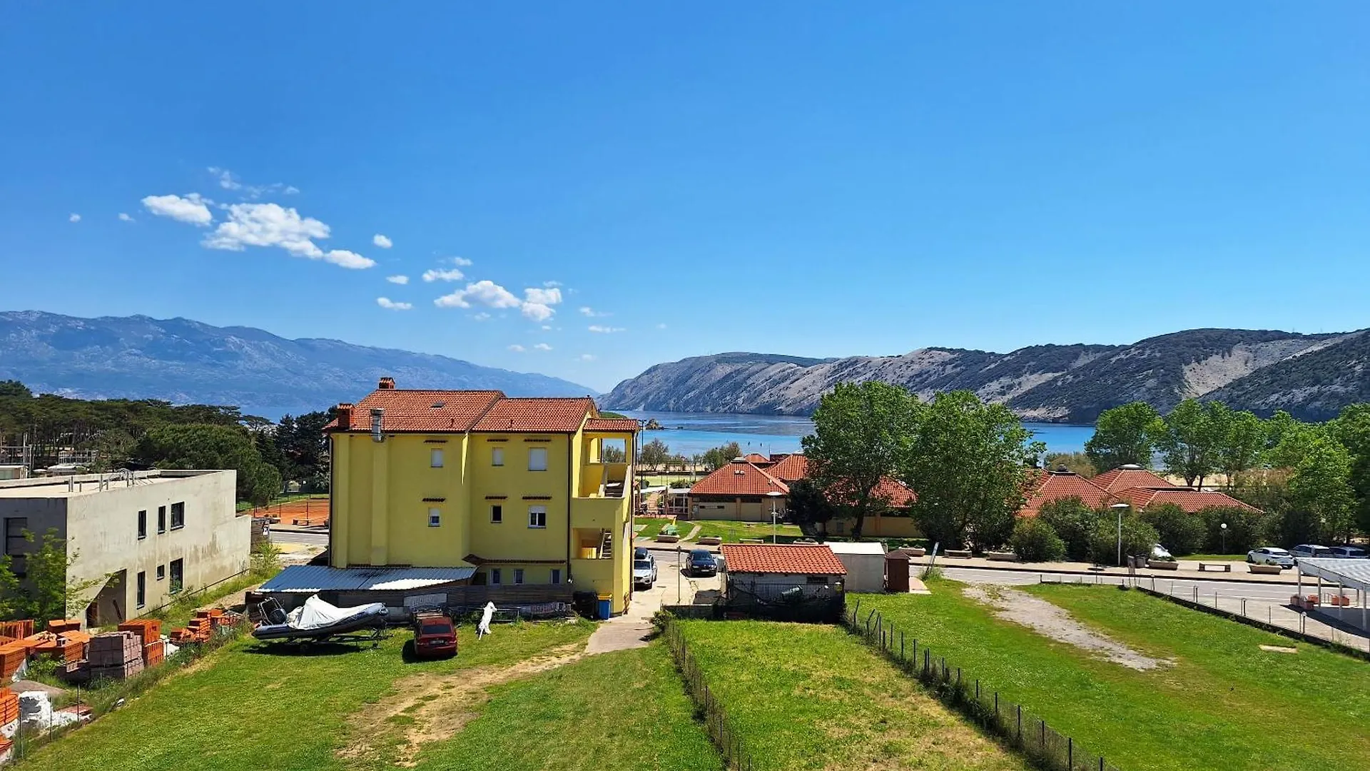 Apartments Dijana Lopar