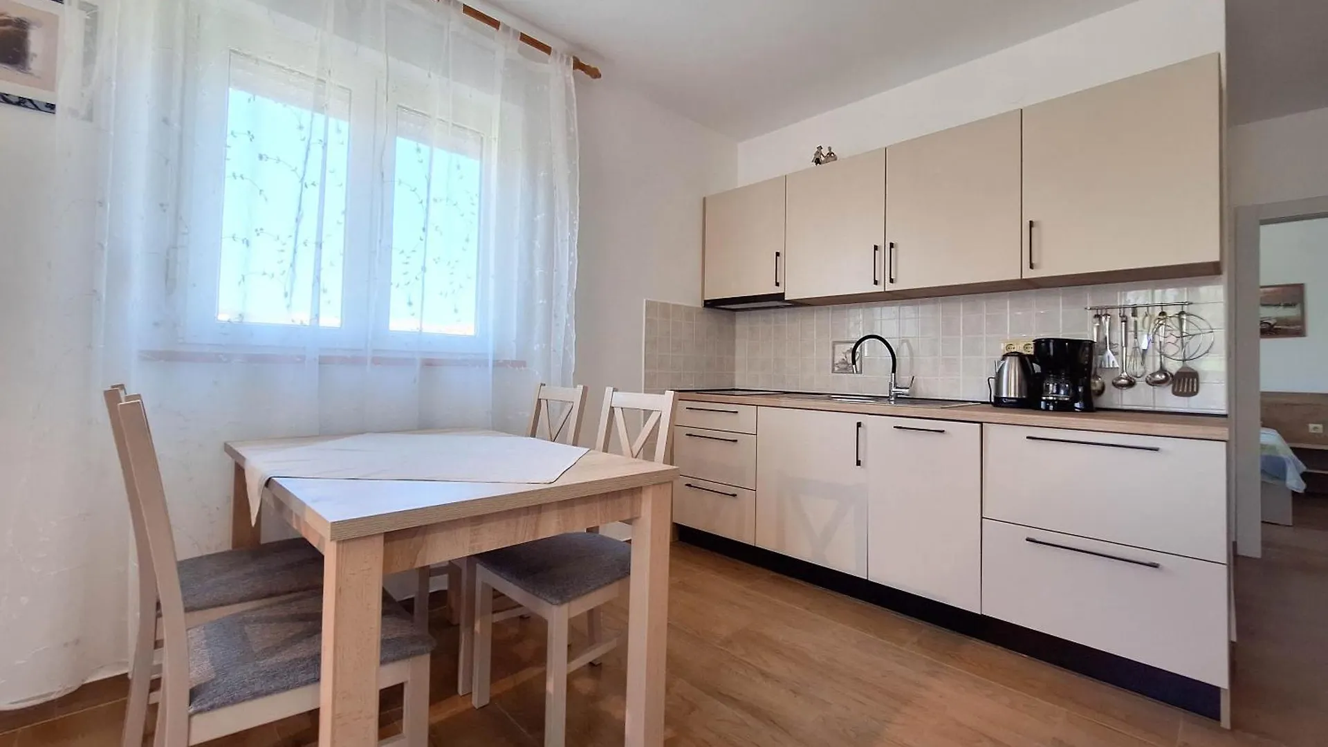 Apartments Dijana Lopar