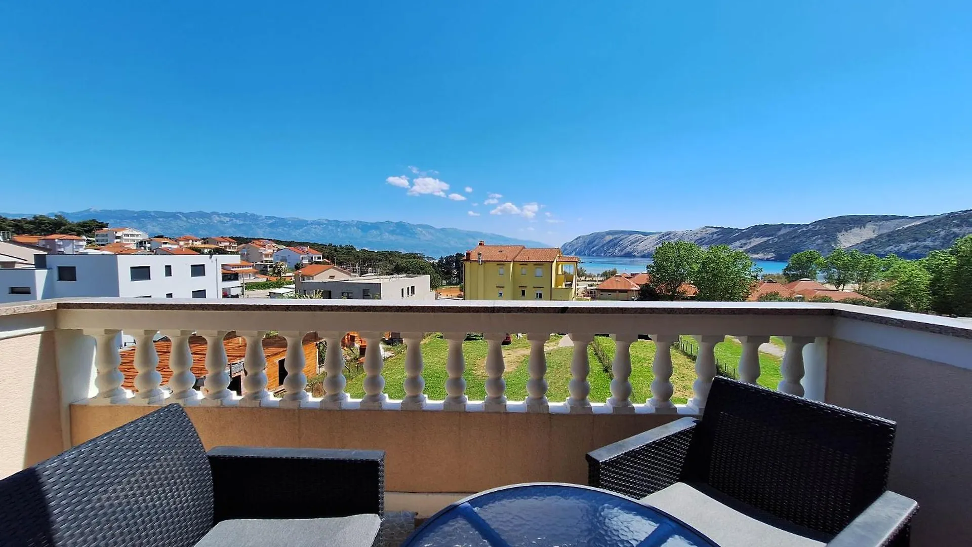 Apartments Dijana Lopar 0*,