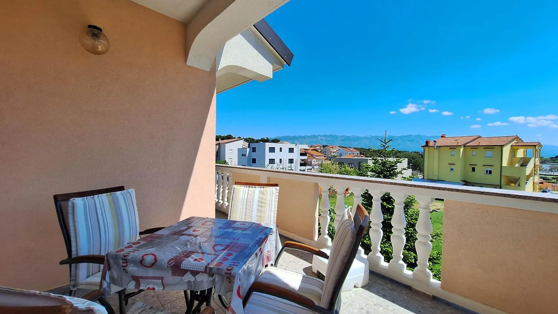 Apartments Dijana Lopar