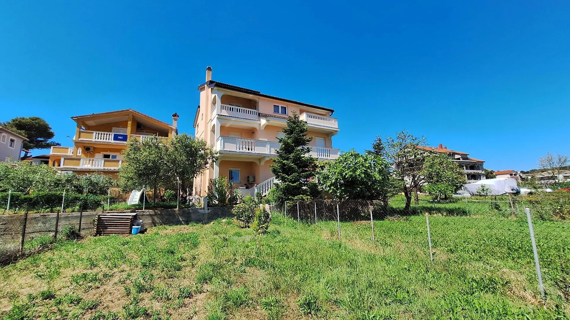 Apartments Dijana Lopar