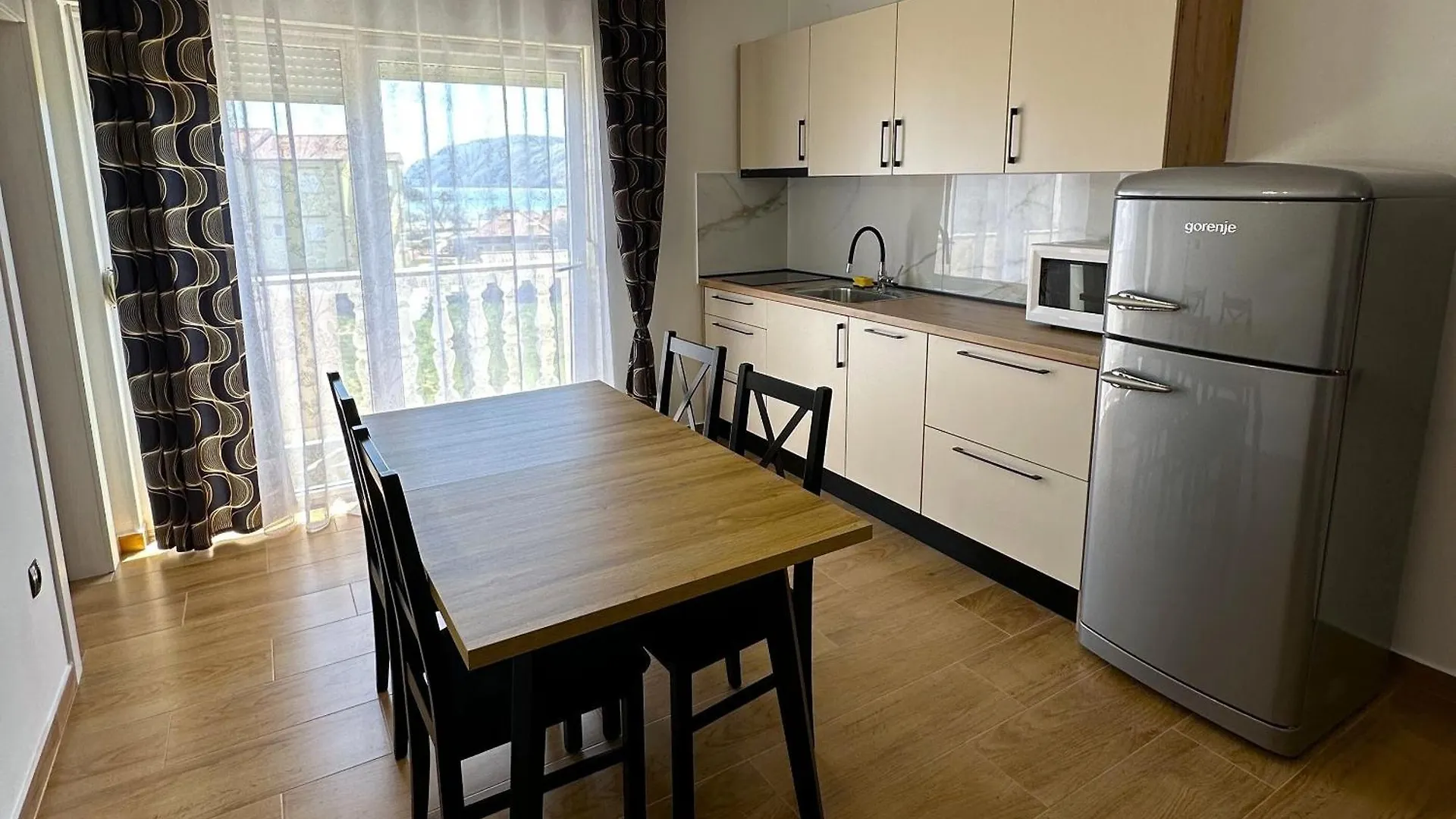Apartments Dijana Lopar