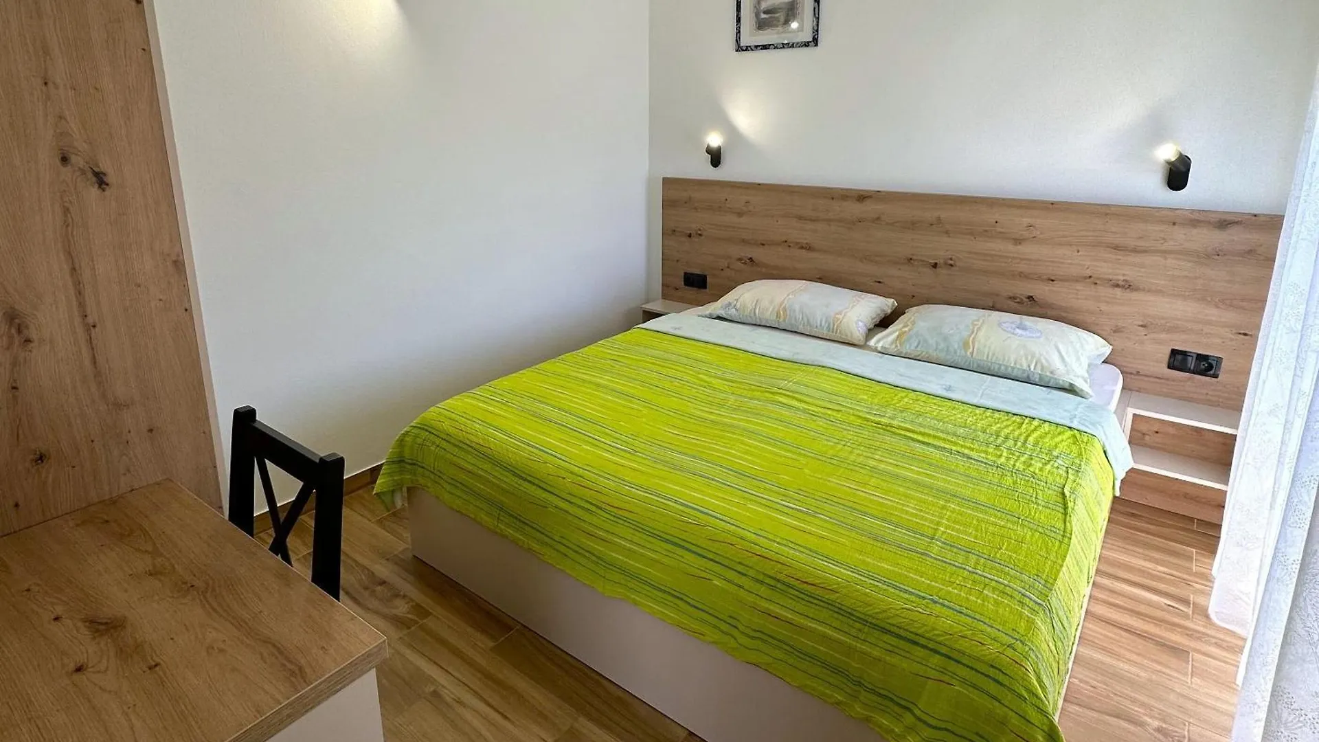 Apartments Dijana Lopar