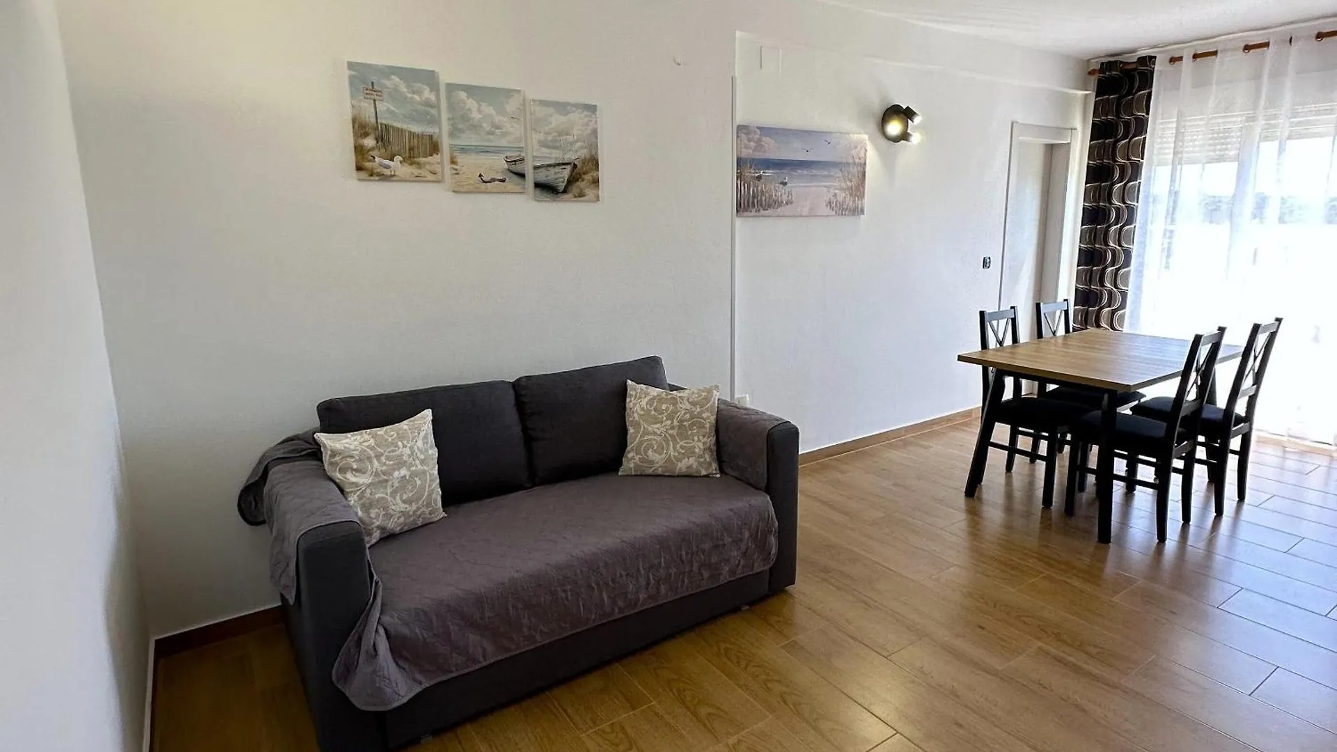 Apartments Dijana Lopar 0*,